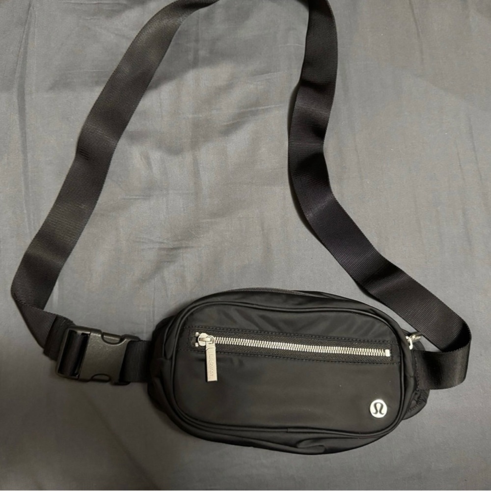Lululemon Wunderlust Belt Bag